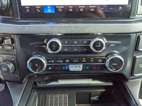 Certified 2024 Ford F250 Platinum image 28