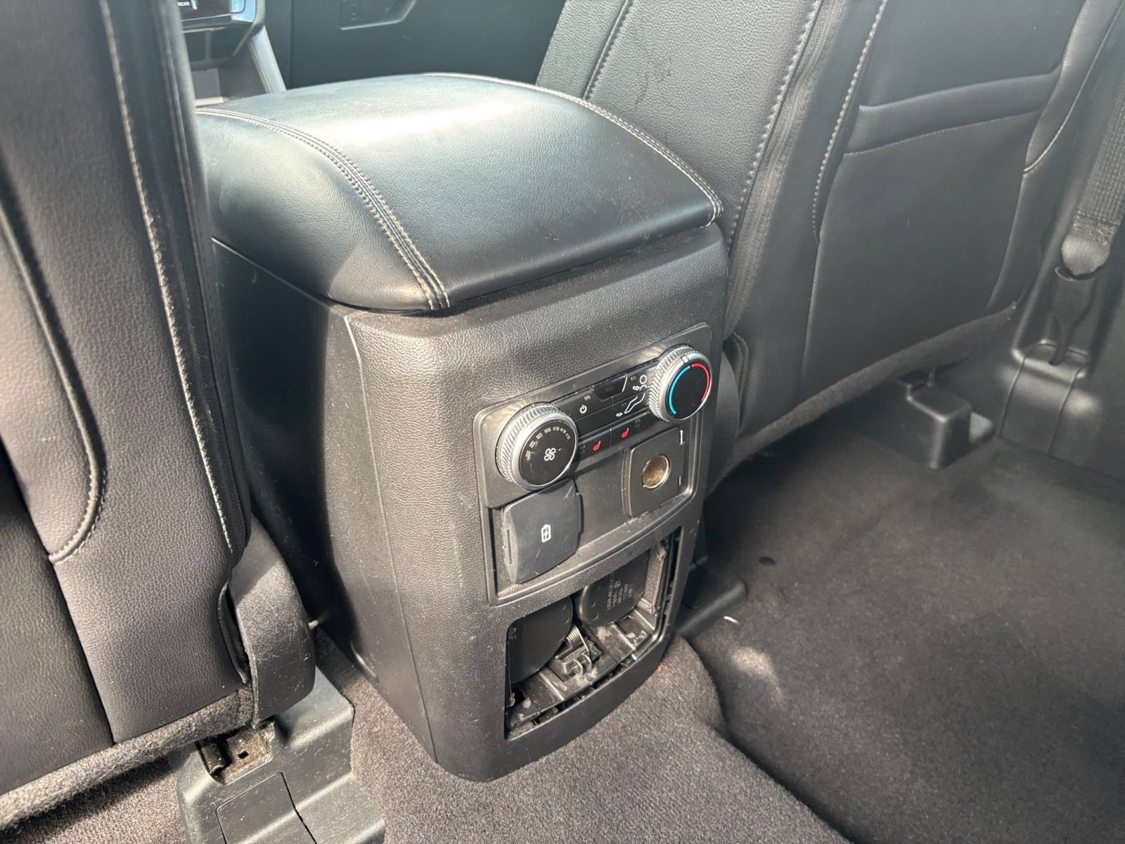 Used 2024 Ford Explorer Limited RWD image 24