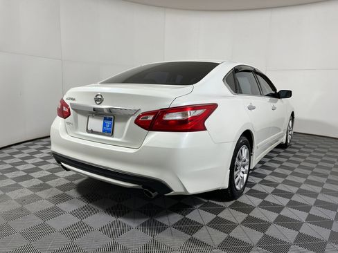 Used 2016 Nissan Altima 2.5 S w/ Power Driver Seat Package image 7