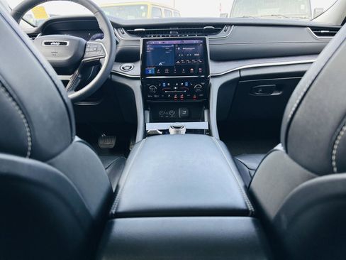 Used 2023 Jeep Grand Cherokee L Limited w/ Luxury Tech Group II image 28