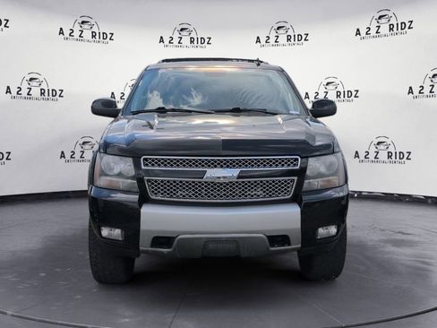 Used 2011 Chevrolet Tahoe LT image 2