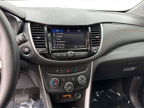 Used 2021 Chevrolet Trax LT w/ Driver Confidence Package image 14