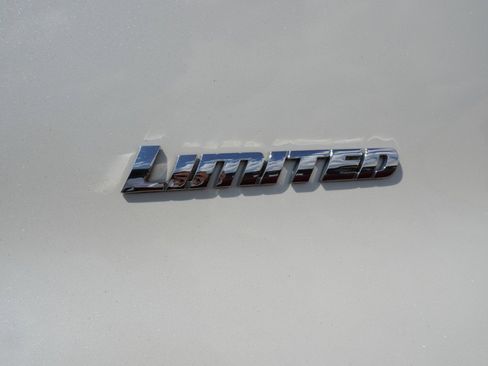 Used 2019 Toyota 4Runner Limited image 6