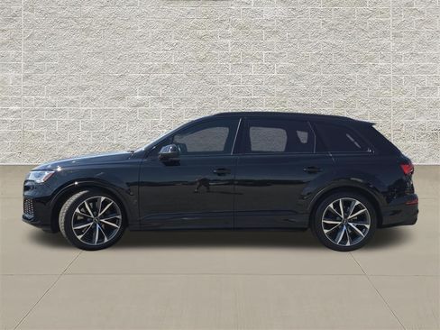 Certified 2023 Audi SQ7 Premium Plus w/ Executive Package AWD/4WD image 4