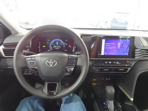 Used 2025 Toyota Camry LE FWD image 21