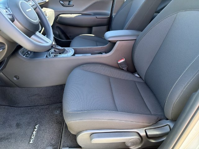 Used 2027 Hyundai Kona SE FWD image 21