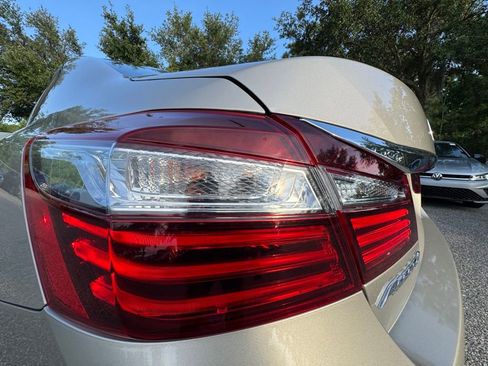 Used 2016 Honda Accord LX image 11