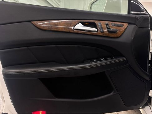 Used 2014 Mercedes-Benz CLS 550 4MATIC image 26