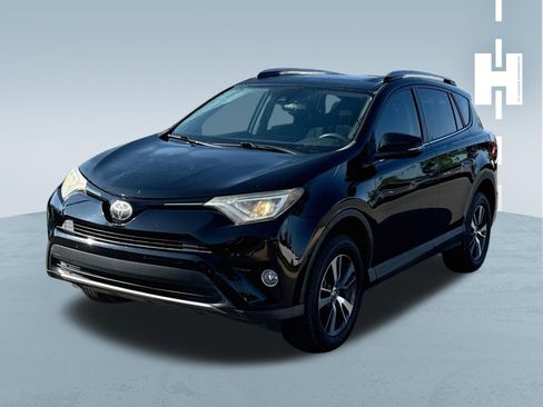 Used 2018 Toyota RAV4 XLE FWD image 3