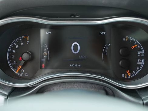 Used 2019 Jeep Grand Cherokee Altitude RWD image 32