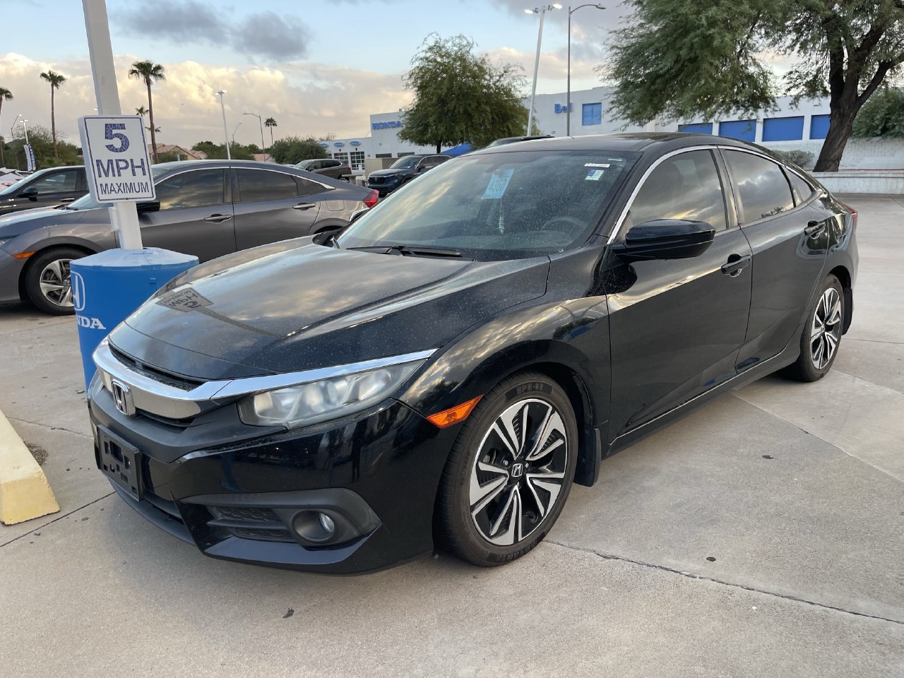 Used 2016 Honda Civic EX-T image 3