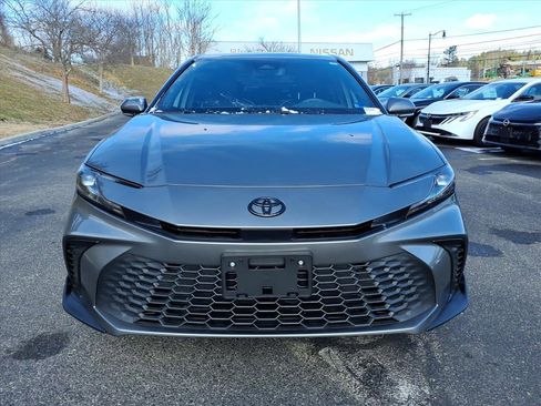 Used 2025 Toyota Camry SE image 13