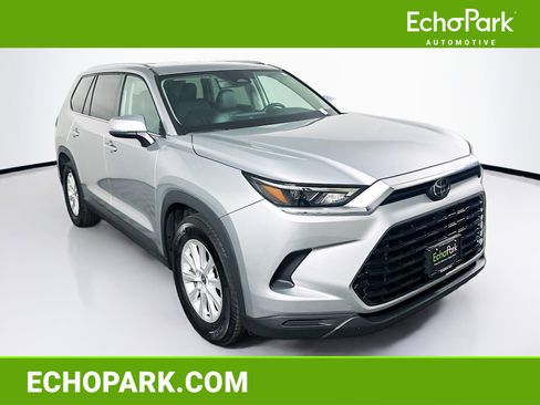 Used 2025 Toyota Grand Highlander AWD image 1