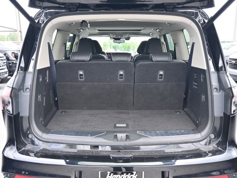 Used 2025 INFINITI QX80 Sensory AWD/4WD image 32