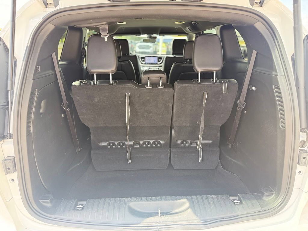 Used 2025 Chrysler Pacifica Select FWD image 15