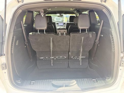 Used 2025 Chrysler Pacifica Select FWD image 15