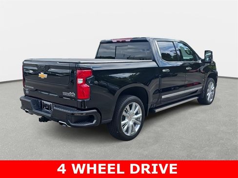 Used 2024 Chevrolet Silverado 1500 High Country w/ High Country Premium Package image 5