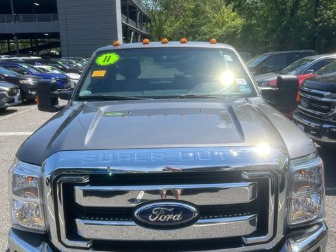Used 2011 Ford F250 XLT w/ Snow Plow Prep Pkg AWD/4WD image 6