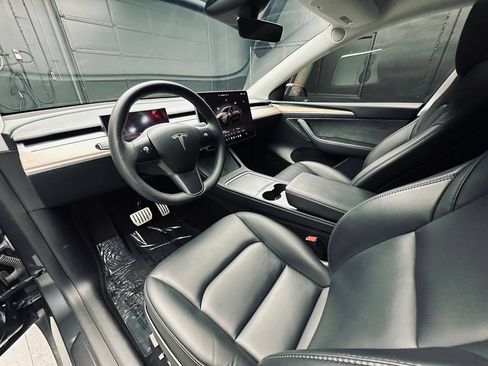 Used 2023 Tesla Model Y Performance AWD/4WD image 17