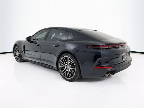 Used 2024 Porsche Panamera 4 image 3