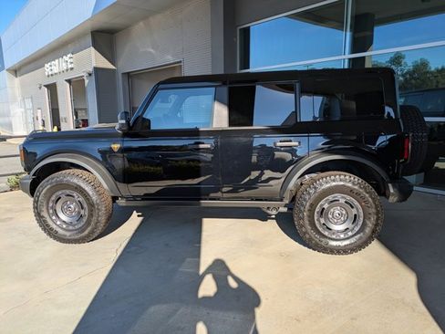 New 2025 Ford Bronco Badlands image 7