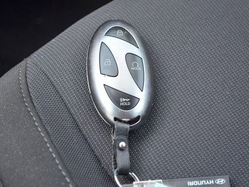 Used 2025 Hyundai Kona SEL AWD/4WD image 26