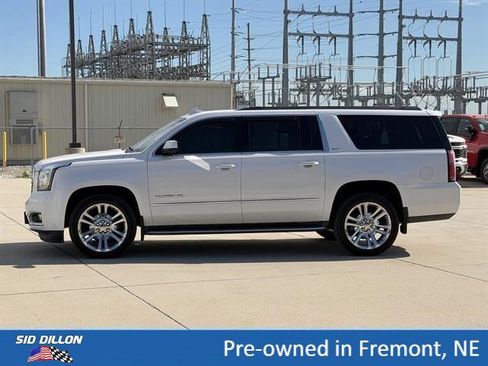 Used 2018 GMC Yukon XL SLT w/ Premium Edition AWD/4WD image 9
