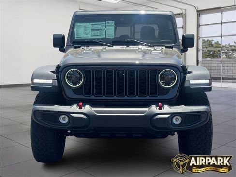 New 2025 Jeep Gladiator Rubicon w/ Convenience Group image 8