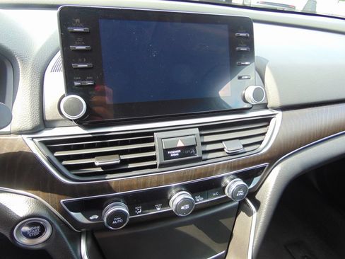 Used 2020 Honda Accord EX image 20