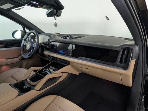 New 2026 Porsche Cayenne AWD/4WD image 19