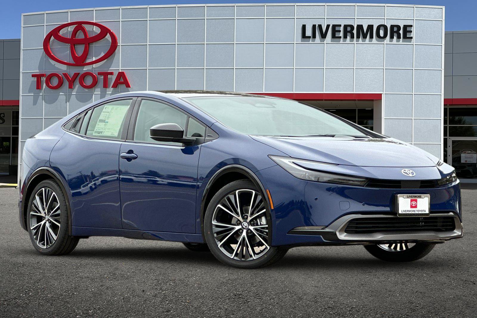 New 2027 Toyota Prius Limited FWD image 2