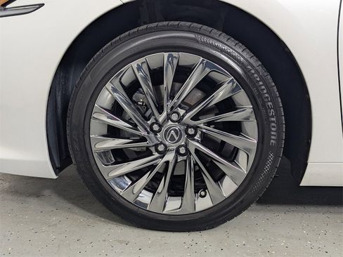 Used 2024 Lexus ES 350 Luxury w/ Technology Package image 9