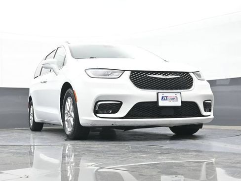 Used 2022 Chrysler Pacifica Touring-L FWD image 53