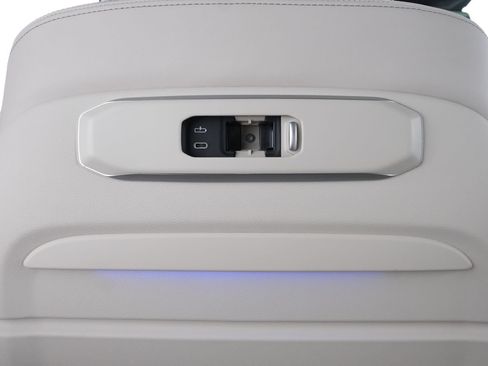 Used 2025 BMW X5 M60i AWD/4WD image 34