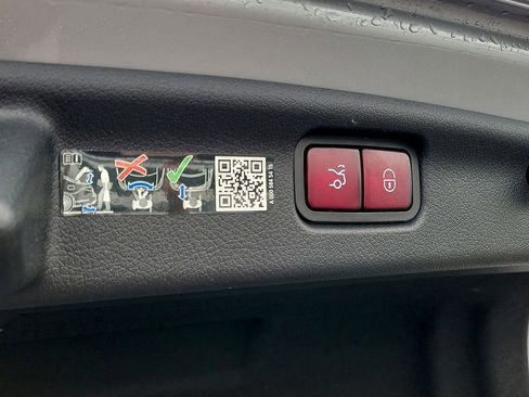 New 2025 Mercedes-Benz C 300 Sedan image 12