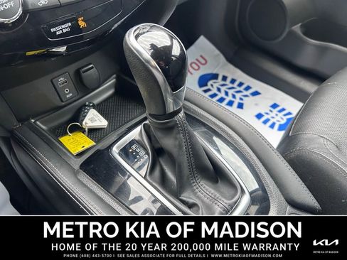 Used 2017 Nissan Rogue SL w/ SL Premium Package image 22