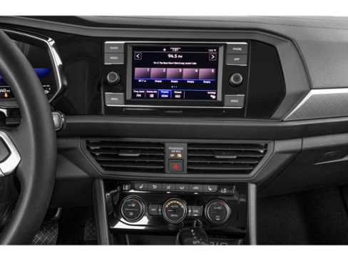 Used 2024 Volkswagen Jetta SE w/ Panoramic Sunroof Package FWD image 13