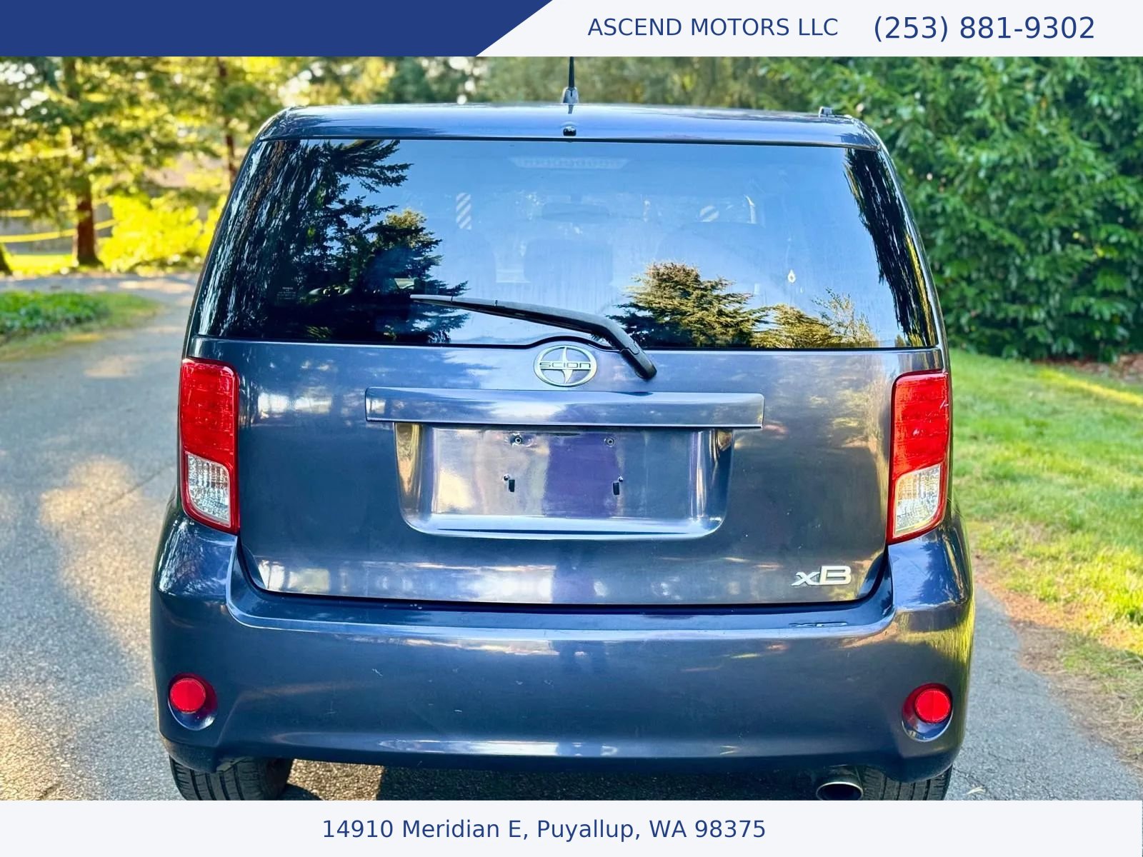 Used 2011 Scion xB FWD image 4