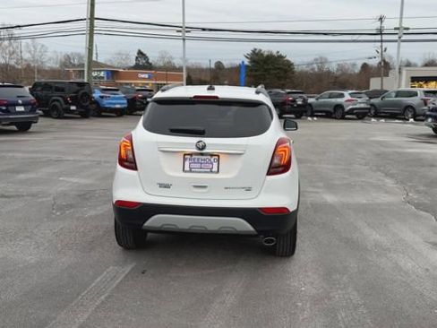 Certified 2022 Buick Encore Preferred w/ Safety Package image 7