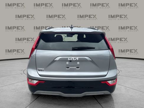 Used 2025 Kia Niro Wind w/ Wind Preserve Package FWD image 4