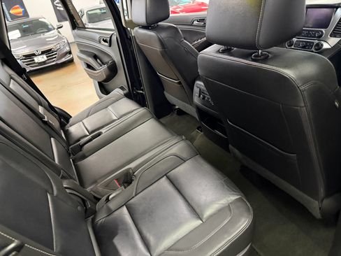 Used 2018 Chevrolet Tahoe LT w/ Luxury Package RWD image 22