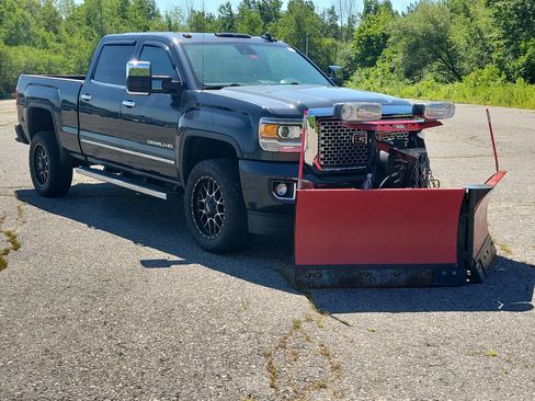 Used 2017 GMC Sierra 2500 Denali AWD/4WD image 3