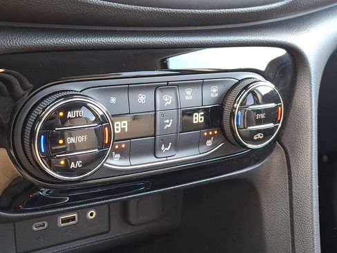 Used 2022 Buick Encore GX Select image 17