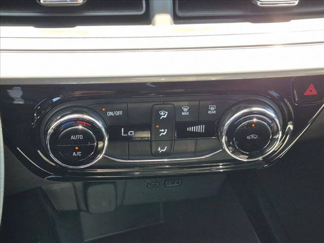 Used 2025 Chevrolet Trax LT FWD image 14