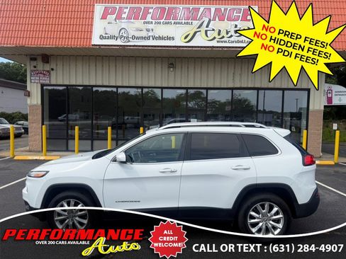 Used 2017 Jeep Cherokee Limited w/ Luxury Group AWD/4WD image 3
