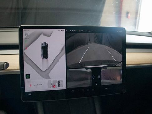 Used 2023 Tesla Model Y Long Range image 30