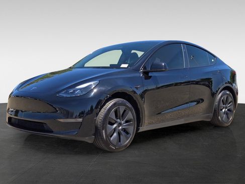 Used 2025 Tesla Model Y Long Range AWD/4WD image 8