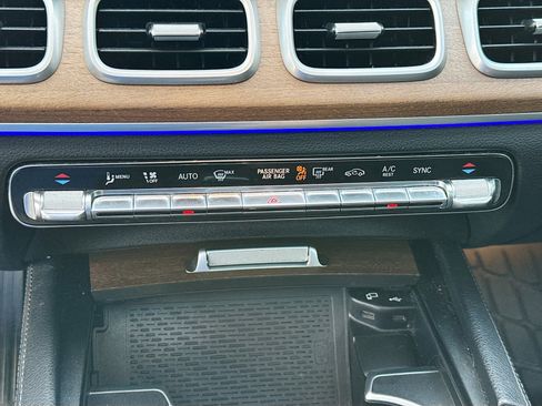 Used 2020 Mercedes-Benz GLE 450 4MATIC image 16