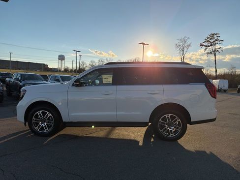 New 2025 Ford Expedition Active image 6