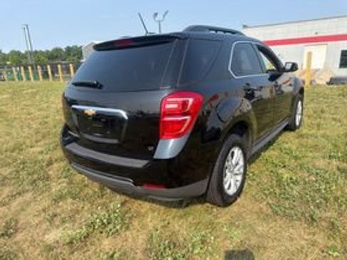 Used 2017 Chevrolet Equinox LT w/ Convenience Package AWD/4WD image 3